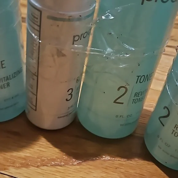 Skincare - Picture 2 of 10